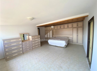 Inexpensive duplex apartment 4 + 1, with a separate kitchen, in a house without a pool, Alanya center, 170 m2 ID-9956 фото-11