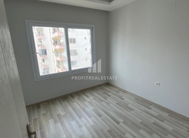 Two-bedroom apartment, 110m², on a high floor 150m from the sea in Tomuk area, Mersin ID-10075 фото-10