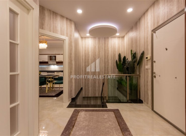 Furnished duplex 3 + 1 with a separate kitchen in a luxury residence Mahmutlar ID-9160 фото-3