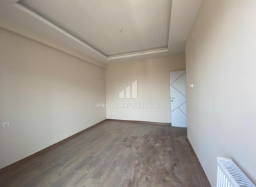 Two bedroom apartment, 90m², in a new residence with minimal facilities, in the area of Mersin - Soli ID-10098 фото-8