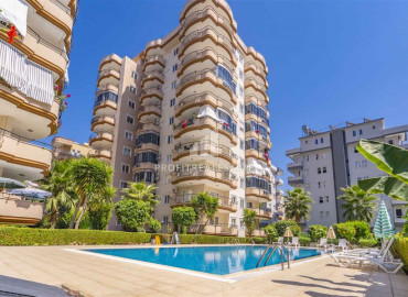 Large apartment 2 + 1, 120m², 350m from the sea in Mahmutlar, Alanya, in a residence with a swimming pool ID-10139 фото-1