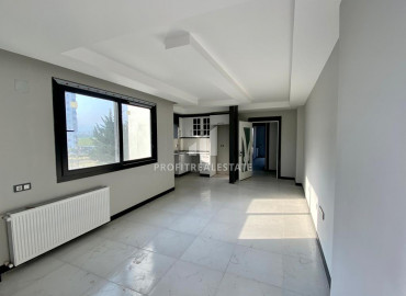 Эргономичная квартира с двумя спальнями, 110м², в комплексе с бассейном в Каргыпынары, Мерсин ID-10322 фото-1