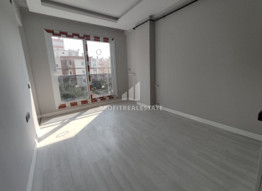 Новая квартира с одной спальней, 72м², в центре Мерсина, в районе Енишехир, 600м от моря ID-10572 фото-4