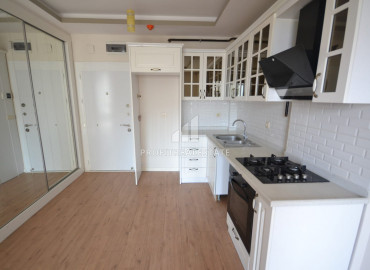 Новая квартира с двумя спальнями, 100м², без мебели, в 500м от моря в районе Мезитли, Мерсин ID-10628 фото-2