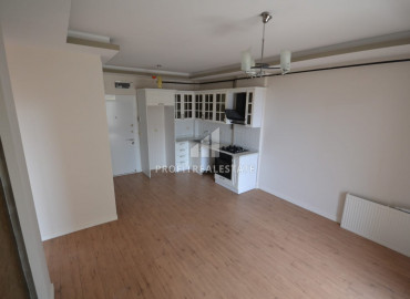 Новая квартира с двумя спальнями, 100м², без мебели, в 500м от моря в районе Мезитли, Мерсин ID-10628 фото-4