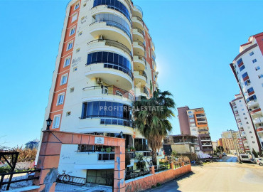 Меблированная трехкомнатная квартира с застекленным балконом и видом на море в Махмутларе, Аланья ID-10633 фото-2
