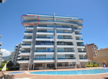 Большая двухуровневая квартира, 3+1, готовая к заселению, всего в 50 метрах от моря, Тосмур, Аланья ID-10671 фото-1
