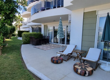 Большая трехкомнатная квартира готовая к заселению 150 м2 с мебелью, джакузи, в 200 метрах от пляжа в Конаклы, Алания ID-10814 фото-1