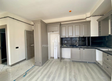 Трехкомнатная квартира, 115м², с чистовой отделкой, в газифицированном комплексе в районе Соли, Мерсин ID-10856 фото-2