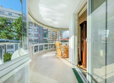 Меблированная стильная трехкомнатная квартира 120 м2 с авторским дизайном, застекленными балконами и видом на море, Махмутлар, Аланья ID-10915 фото-11