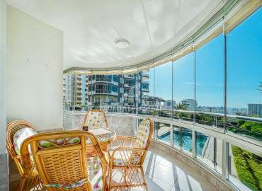 Меблированная стильная трехкомнатная квартира 120 м2 с авторским дизайном, застекленными балконами и видом на море, Махмутлар, Аланья ID-10915 фото-12