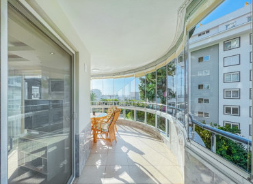 Меблированная стильная трехкомнатная квартира 120 м2 с авторским дизайном, застекленными балконами и видом на море, Махмутлар, Аланья ID-10915 фото-14
