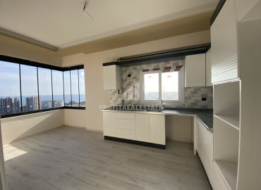Трехкомнатные апартаменты, 120м², с видом на море и горы, в новой резиденции с бассейном, в Тедже, Мерсин ID-11036 фото-2