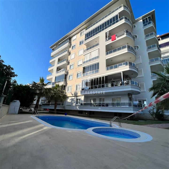 Трехкомнатная меблированная квартира 120м2 со стильным интерьером, застекленным балконом, в 500 метрах от пляжа в центре Аланьи ID-11135 фото-1