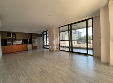 Просторная квартира планировки 2+1, 105 м2, без мебели, с застекленным балконом, в 350 метрах от моря, в Махмутлар, Аланья ID-11156 фото-14