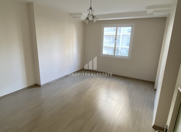 Бюджетная четырехкомнатная квартира, 145м², с отдельной кухней в центре Мезитли, Мерсин ID-11187 фото-10