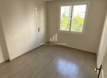Бюджетная четырехкомнатная квартира, 145м², с отдельной кухней в центре Мезитли, Мерсин ID-11187 фото-13