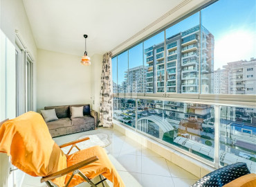 Стильная яркая двухкомнатная квартира 51 м2, с застекленным балконом, в 500 метрах от моря в Махмутларе, Аланья ID-11243 фото-8