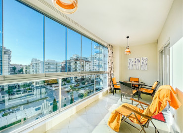 Стильная яркая двухкомнатная квартира 51 м2, с застекленным балконом, в 500 метрах от моря в Махмутларе, Аланья ID-11243 фото-9