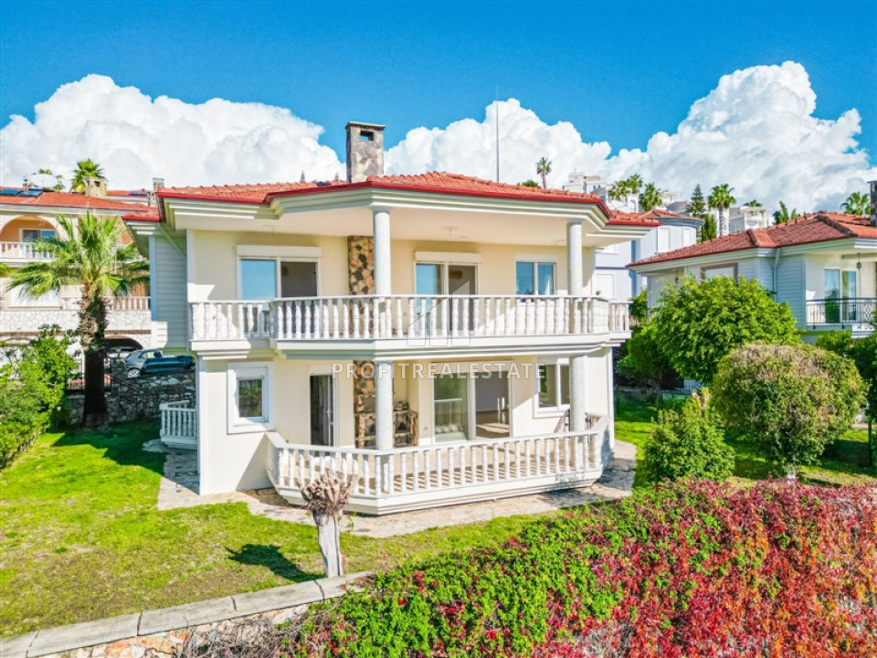 Two-storey villa with four bedrooms, 300m², by the sea, in the Konakli area of Alanya. ID-11338 фото-1