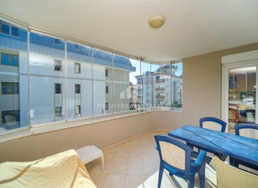 Яркая трехкомнатная квартира 90 м2, с мебелью и застекленным балконом в Джикджилли, Аланья ID-11385 фото-4