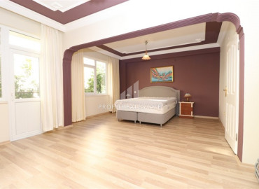 Elegant bright apartment 125 m2 with two bedrooms, furnished, 700 meters from the beach in Alanya ID-11407 фото-19