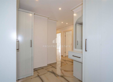 Cozy two bedroom apartment, 120m², on the first coastline in Mahmutlar, Alanya ID-11470 фото-4