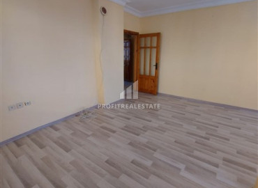 Inexpensive two bedroom apartment 90 m2 unfurnished, with a separate kitchen, in Alanya ID-11553 фото-6