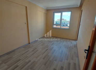 Inexpensive two bedroom apartment 90 m2 unfurnished, with a separate kitchen, in Alanya ID-11553 фото-14