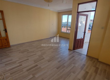 Inexpensive two bedroom apartment 90 m2 unfurnished, with a separate kitchen, in Alanya ID-11553 фото-15