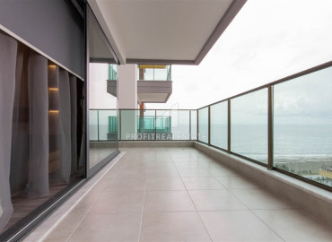 Фешенебельная трехкомнатная квартира, 80 м2, с дизайнерским интерьером, видом на море, на первой береговой линии в Махмутларе, Аланья ID-11602 фото-14