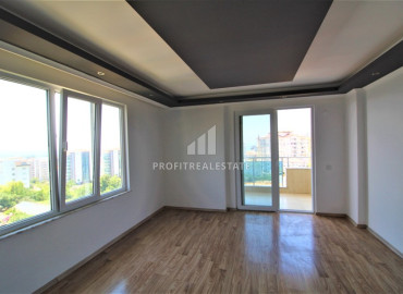 Spacious penthouse 260m2 with five bedrooms, unfurnished, with sea views, Tosmur, Alanya ID-11689 фото-16