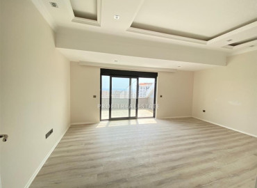 Spacious bright penthouse 220 m2, with three bedrooms, with sea views, unfurnished in Mahmutlar, Alanya ID-11708 фото-13
