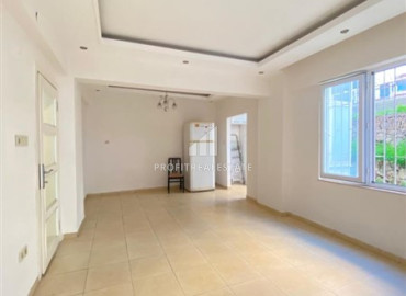 Недорогая трехкомнатная квартира без мебели, с отдельной кухней, в 400 метрах от моря, в центре Аланьи ID-11762 фото-4