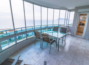 Elegant furnished apartment 3 + 1, with a glazed balcony, on the first coastline, Tosmur, Alanya ID-11926 фото-8