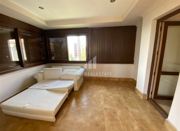 Недорогая трехэтажная вилла в 200 метрах от моря, в уютном районе Тюрклер, Аланья, 220 м2 ID-12021 фото-7