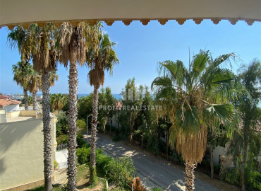 Недорогая трехэтажная вилла в 200 метрах от моря, в уютном районе Тюрклер, Аланья, 220 м2 ID-12021 фото-15