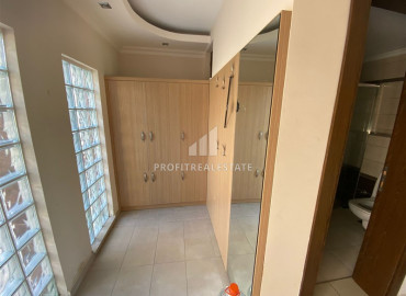 Недорогая трехэтажная вилла в 200 метрах от моря, в уютном районе Тюрклер, Аланья, 220 м2 ID-12021 фото-20