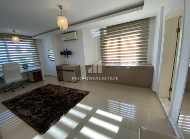 Three-storey villa, 3 + 2 layout, private pool, equipped with furniture and appliances, Chiplakli, Oba, Alanya, 330 m2 ID-12025 фото-14
