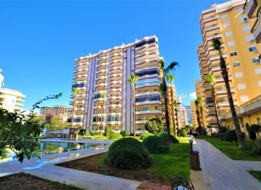 Large apartment in a complex with perfect infrastructure in Mahmutlar, Alanya, Turkey ID-0930 фото-1