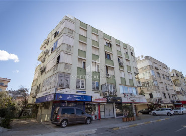 Квартира с тремя спальнями и отдельной кухней, в 500 метрах от центра Анталии, Муратпаша, Чайбаши, 130 м2 ID-12080 фото-1