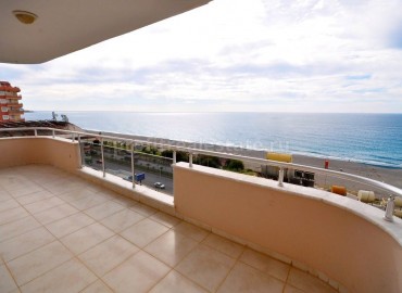 Срочно! Невероятная цена – апартаменты с прямым видом на море на первой линии в Махмутларе, Алания, рядом с морем, 110 кв.м. ID-0935 фото-1