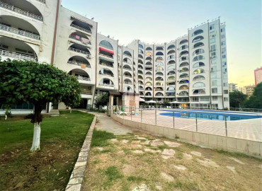 Газифицированная квартира 3+1, 145м², в резиденции с бассейном на первой береговой линии в Акдениз, Мезитли ID-12117 фото-2