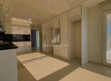 Spacious three bedroom apartment, with a separate kitchen, in a residential residence with facilities, Oba, Alanya, 160 m2 ID-12125 фото-4