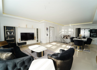 Luxury penthouse 175 m2, with three bedrooms and a view of the Mediterranean Sea in Mahmutlar, Alanya ID-12150 фото-2