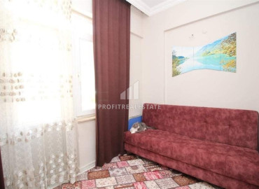 Furnished two bedroom apartment at an attractive price, 50 meters from the sea, in a building without facilities, Tosmur, Alanya ID-12208 фото-4