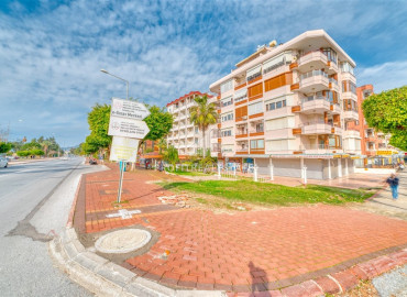 Spacious three bedroom apartment, furnished and equipped, a stone&#39;s throw from the sea, Oba, Alanya, 160 m2 ID-12231 фото-1
