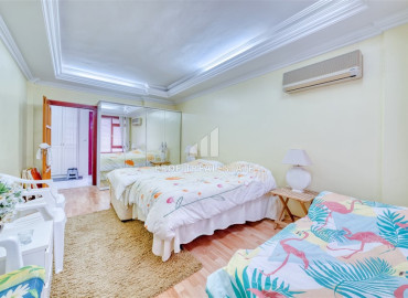 Spacious three bedroom apartment, furnished and equipped, a stone&#39;s throw from the sea, Oba, Alanya, 160 m2 ID-12231 фото-11