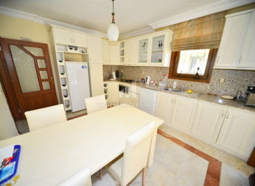 Two-storey house with three bedrooms, furnished, 500 meters from the center of Kestel, Alanya, 220 m2 ID-12253 фото-9