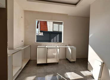Трехкомнатная квартира в новостройке, 120 м2, без мебели,  с чистовой отделкой и кухонным гарнитуром в Аланье ID-12267 фото-6